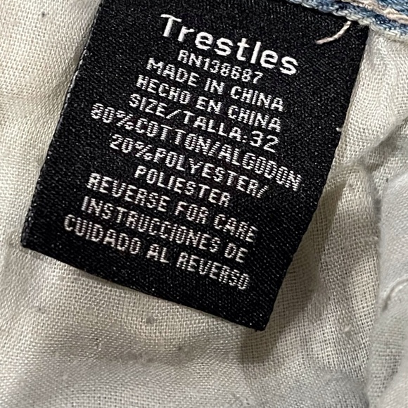 Men's Distressed Blue and White Jeans - Picture 13 of 16